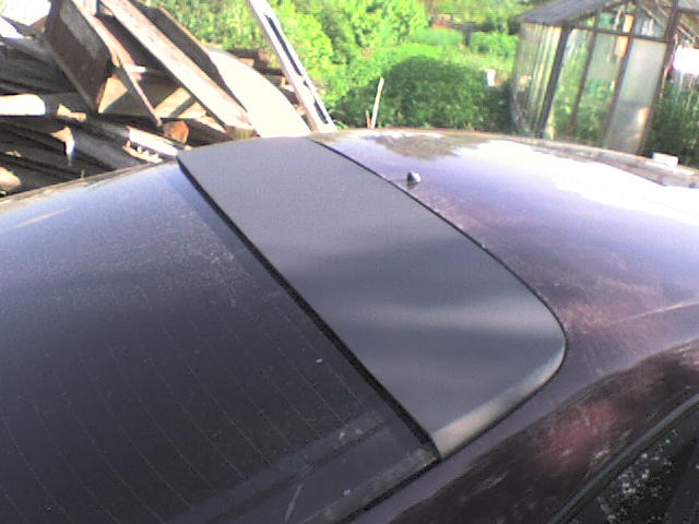 rear window visor and spoiler - Toyota Carina E 16 L 1993