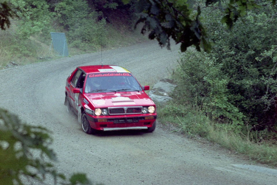 Авто lancia delta integrale