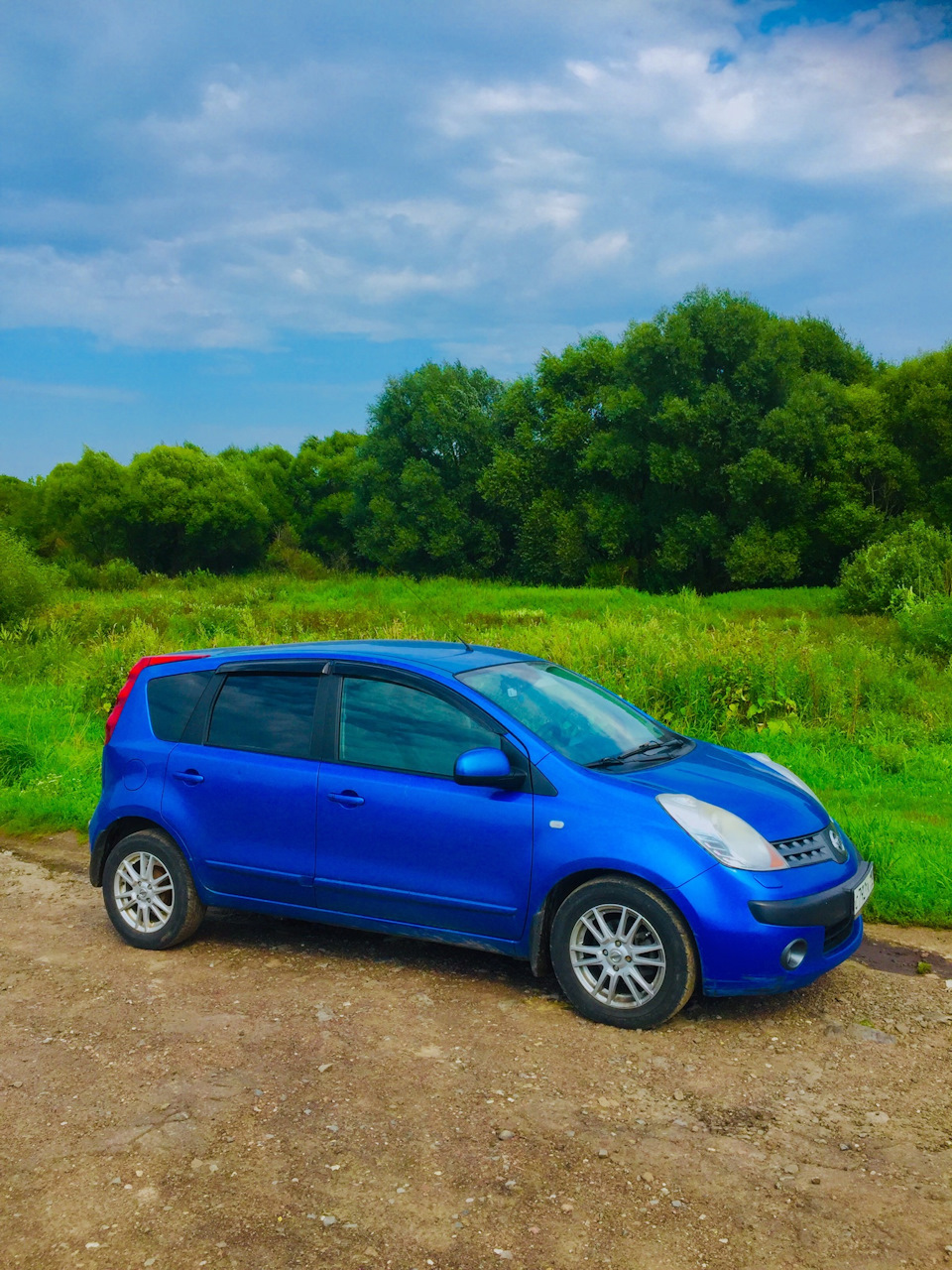 Ниссан енот е. Nissan Note. Ниссан ноут синий. Ниссан ноут 2008 синий. Голубой Ниссан ноут е12.