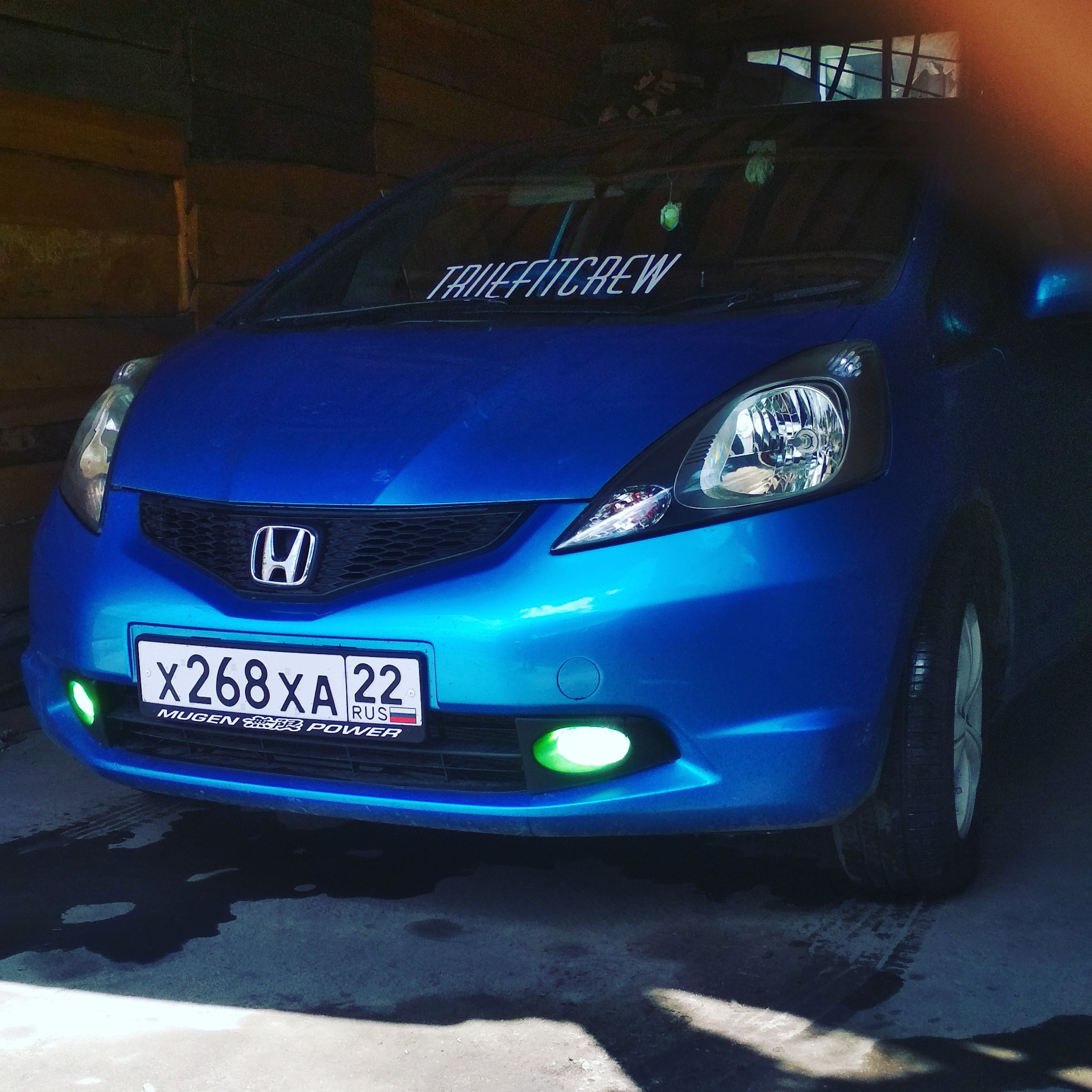 Противотуманки хонда фит. Ходовые огни на Хонда фит ge6. Honda Fit ge 6 ПТФ. ПТФ Honda Fit ge8. Honda Fit 2g.