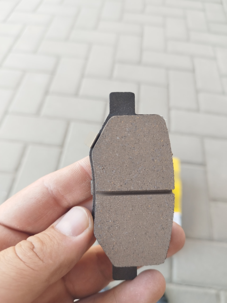 Geely 1064001724-02. Передние колодки тугела. Geely atlas передние колодки. Передние колодки тугела. Колодки тормозные передние джили атлас.