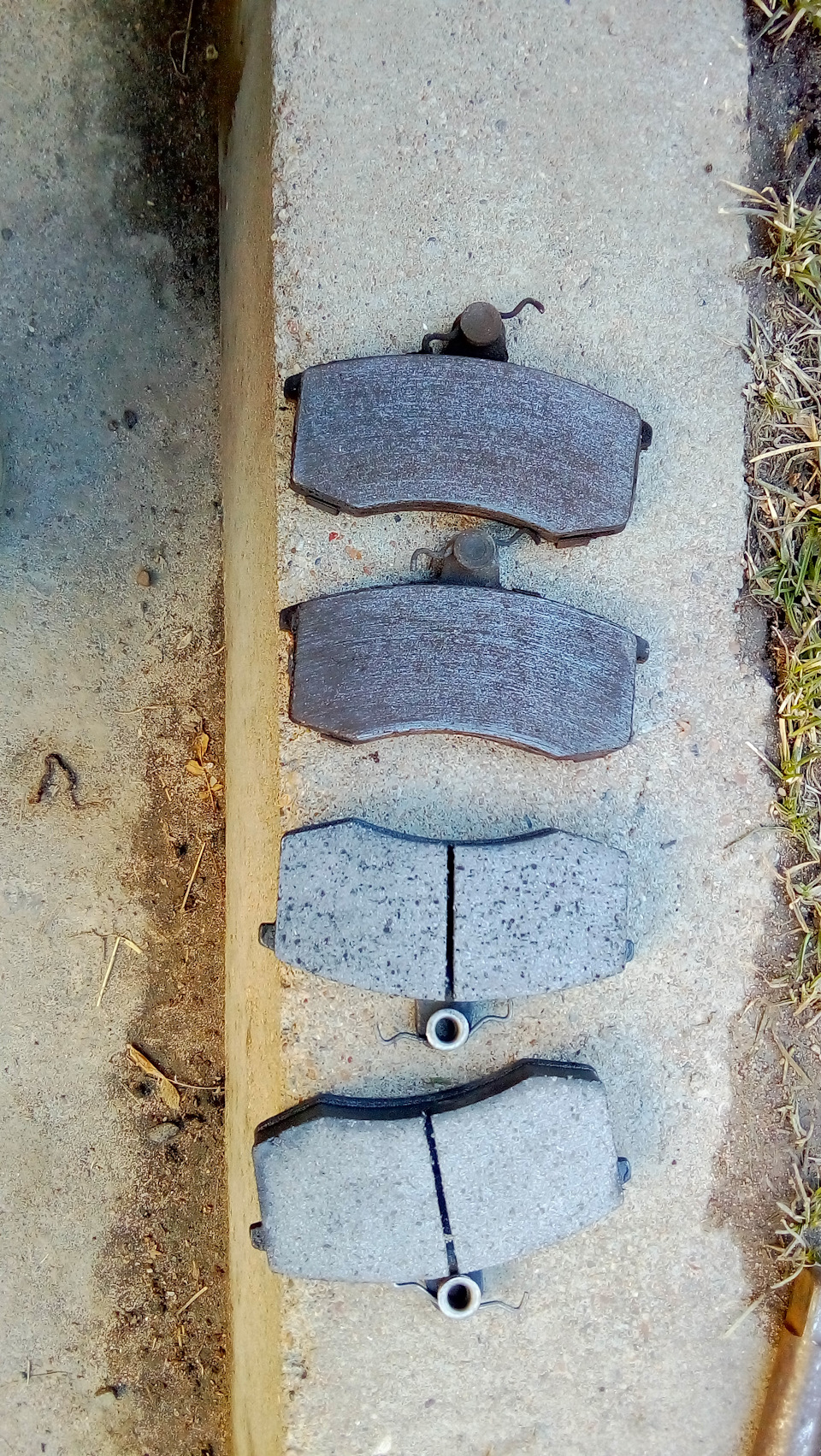 Замена передних тормозных колодок на Калине 2. — DRIVE2