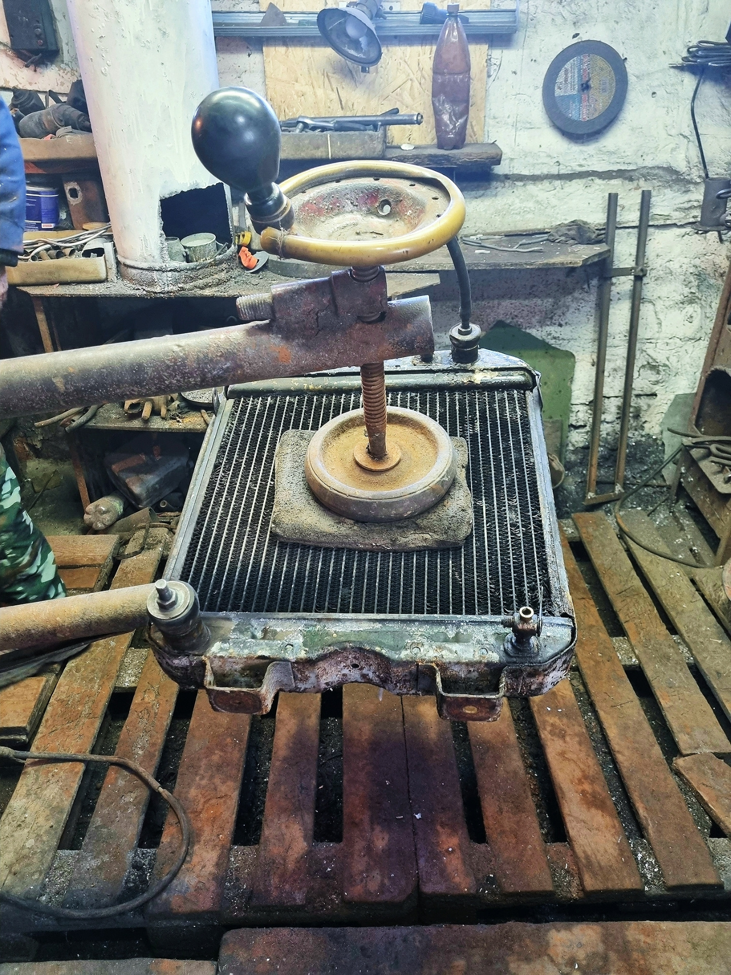 Пайка радиатора — ГАЗ 21, 2,4 л, 1960 года | поломка | DRIVE2