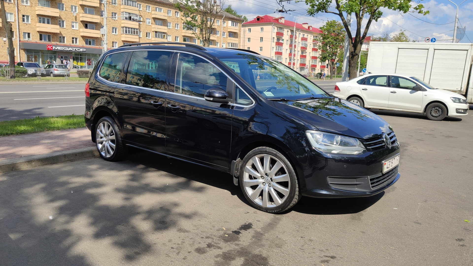 Volkswagen Sharan (2G) 2.0 дизельный 2011 | на DRIVE2