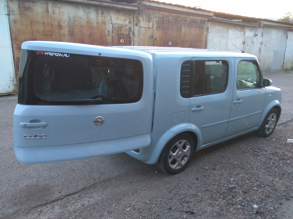 Nissan cube 2002. Ниссан куб 2002. Ниссан куб 2002г. Ниссан куб 2002 года. Ниссан куб 7 местный.