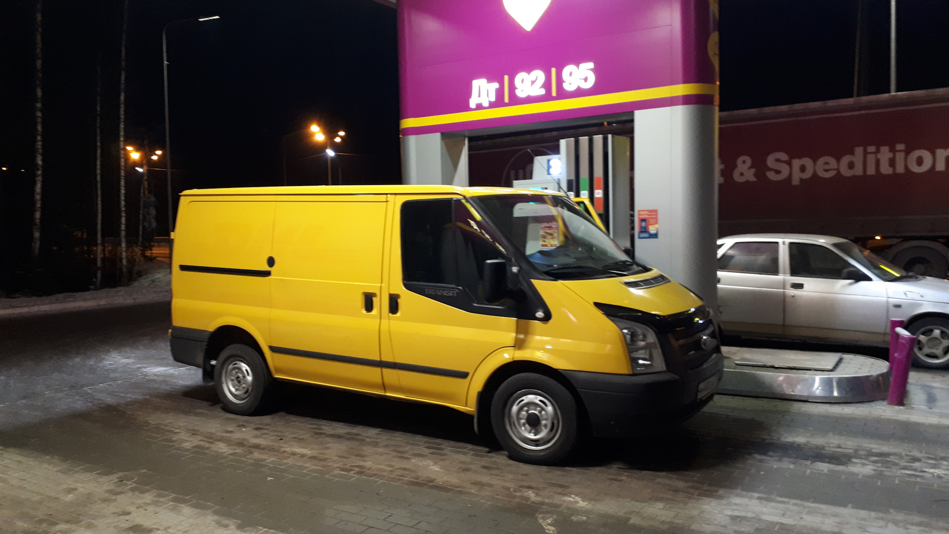Форд транзит 30. Форд 8 местный микроавтобус. Ford transit 2000 грузовой. Ford transit van 2006. Форд транзит 2000 года.