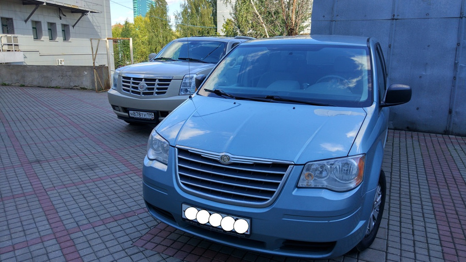 Chrysler Town and Country 3.3 V6 DRIVE2