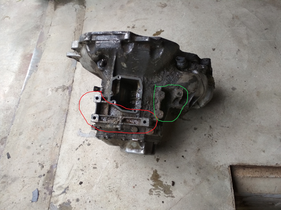 Зеленым показаны крепления опоры КПП от Нубиры1 (3шт), а красным от Нубиры 2/Лачетти (3шт). — Chevrolet Lacetti SW