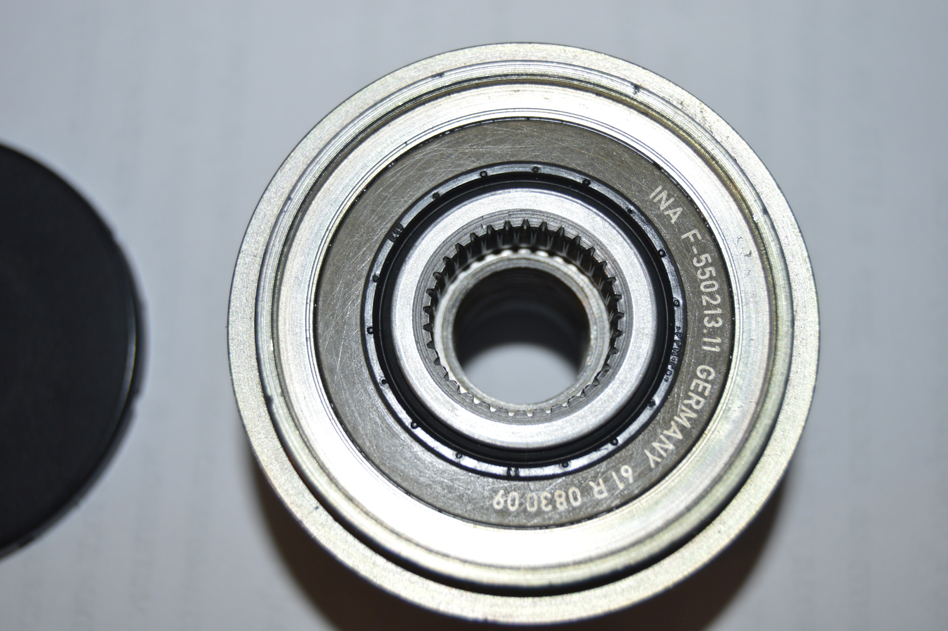 Обгонная муфта генератора сценик 3. Обгонная муфта генератора mitsubishi lancer 10. Обгонная муфта ларгус. Обгонная муфта ларгус. Обгонная муфта генератора лансер 10.