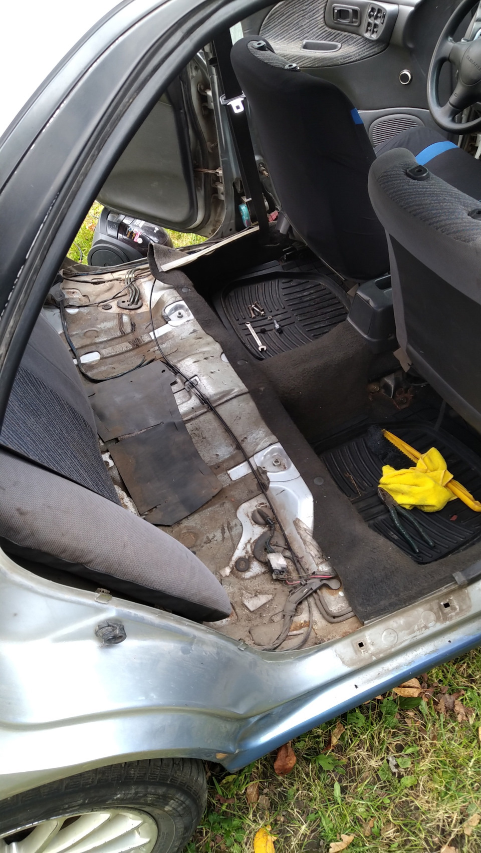 6 Лампочки фар, тросик багажника и музыка — Subaru Impreza (GC, GF), 2 ...