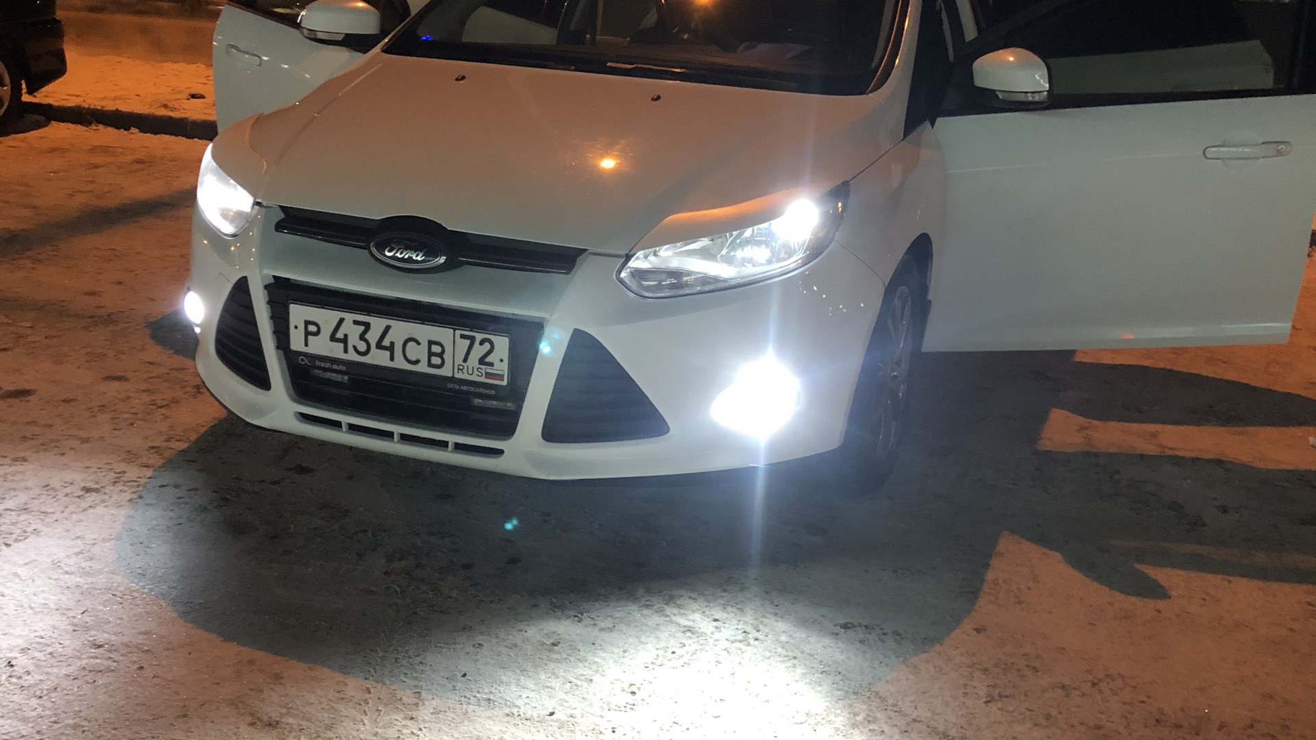 Ford Focus III Sedan 1.6 бензиновый 2014 | Белый кит на DRIVE2