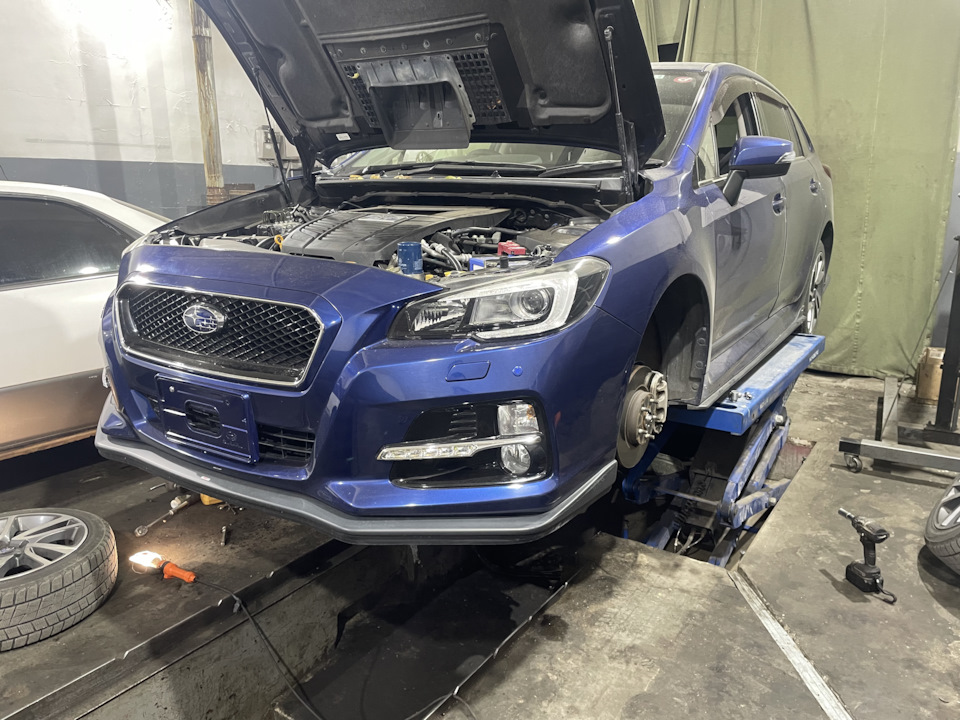 Замена тормозных колодок — Subaru Levorg (VM), 1,6 л, 2015 года ...