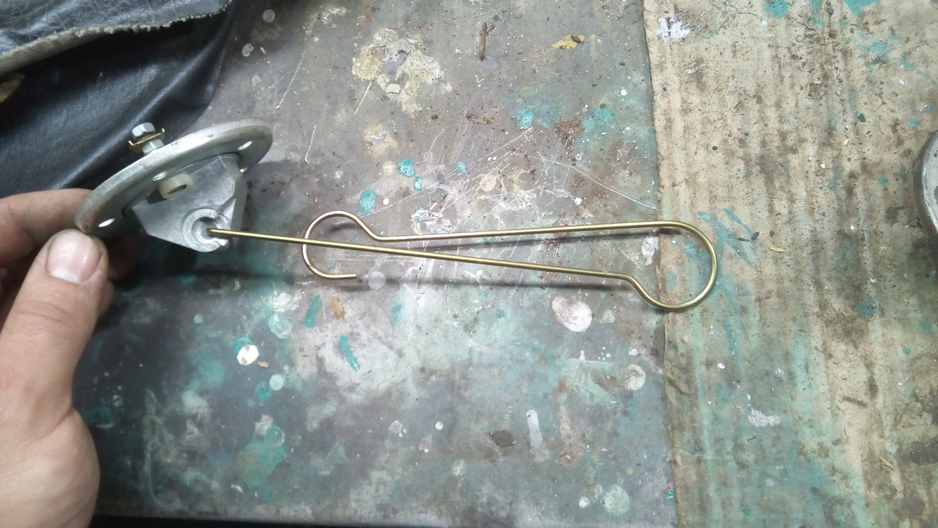 Датчик уровня топлива — ГАЗ 21, 2,4 л, 1970 года | запчасти | DRIVE2