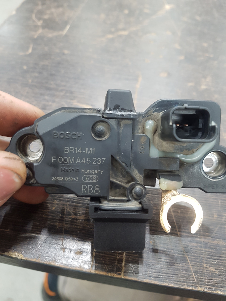 реле регулятор генератора bosch f00m144160