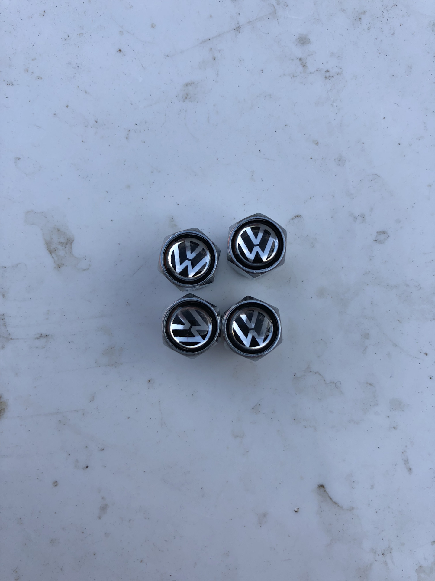 Накладки на педали и колпачки на диски — Volkswagen Jetta V, 2,5 л ...