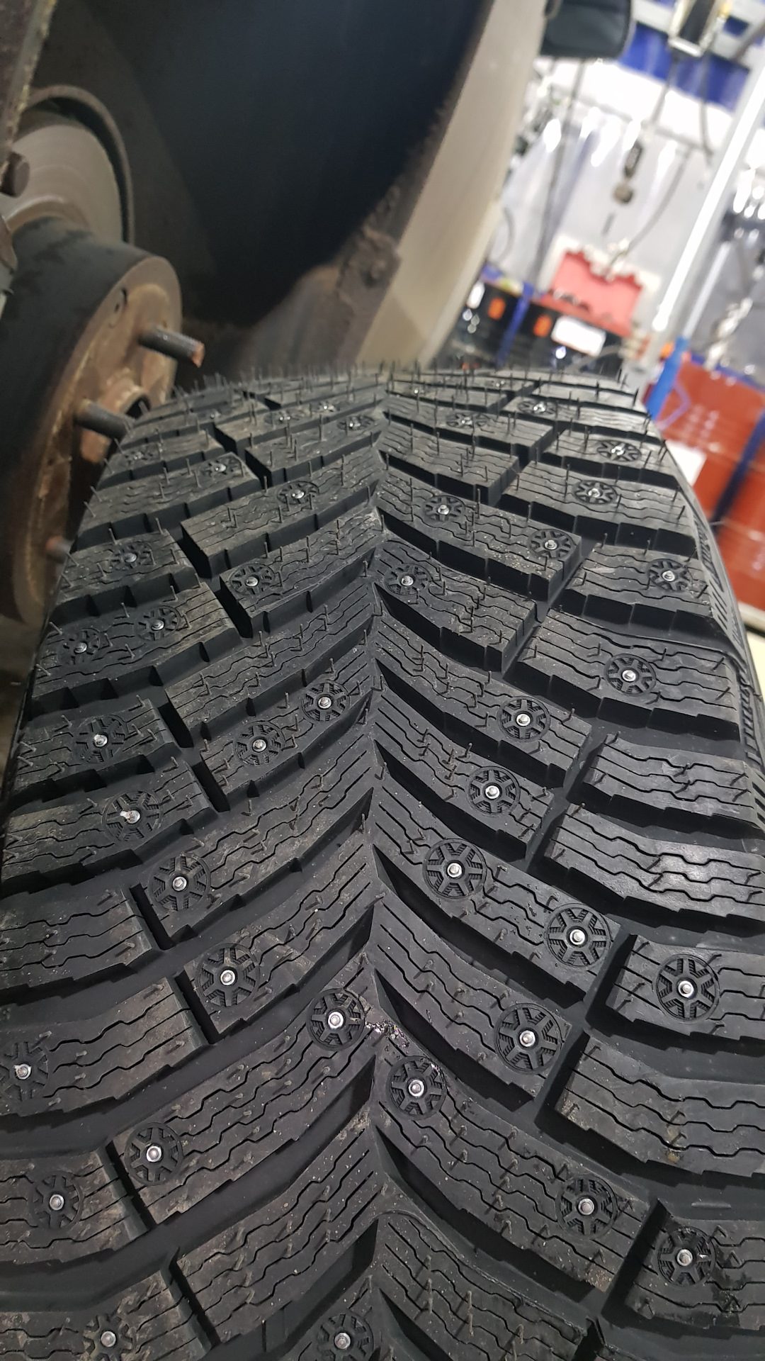 Айс норд. Michelin x Ice 4. Michelin x-Ice North 1. Мишлен Икс айс Норд 4 шины. 215/65/17 Michelin x-Ice North 4.