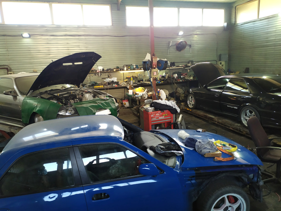 Рабочая душевная обстановка. — Toyota Chaser (100)