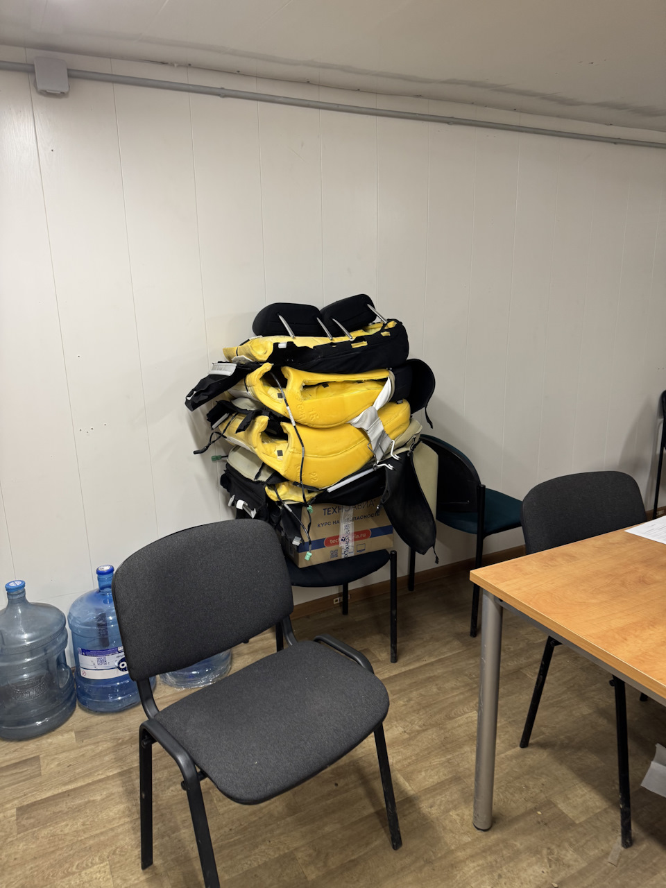 Гора старого поролона — Honda Civic Hatchback (9G)