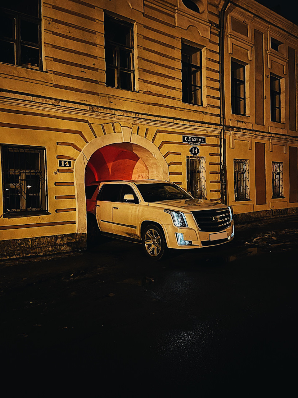 Когда очень скучно. Москва — Тверь — Cadillac Escalade (4G), 6,2 л, 2015  года | путешествие | DRIVE2