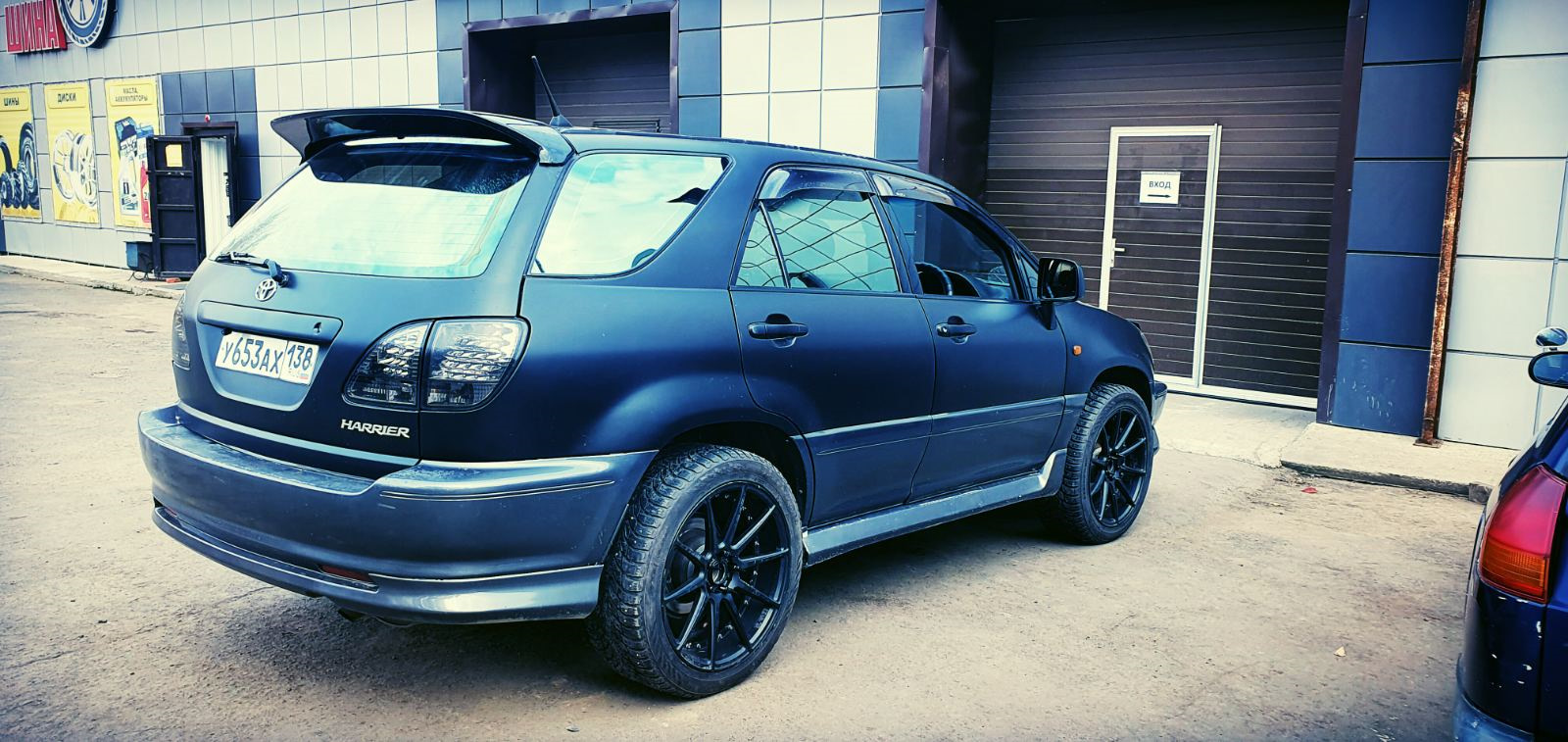 Шины тойота харриер. Harrier r17. Toyota Harrier 1 диски. Toyota Harrier 2000 Tuning синяя. Toyota Harrier r20.