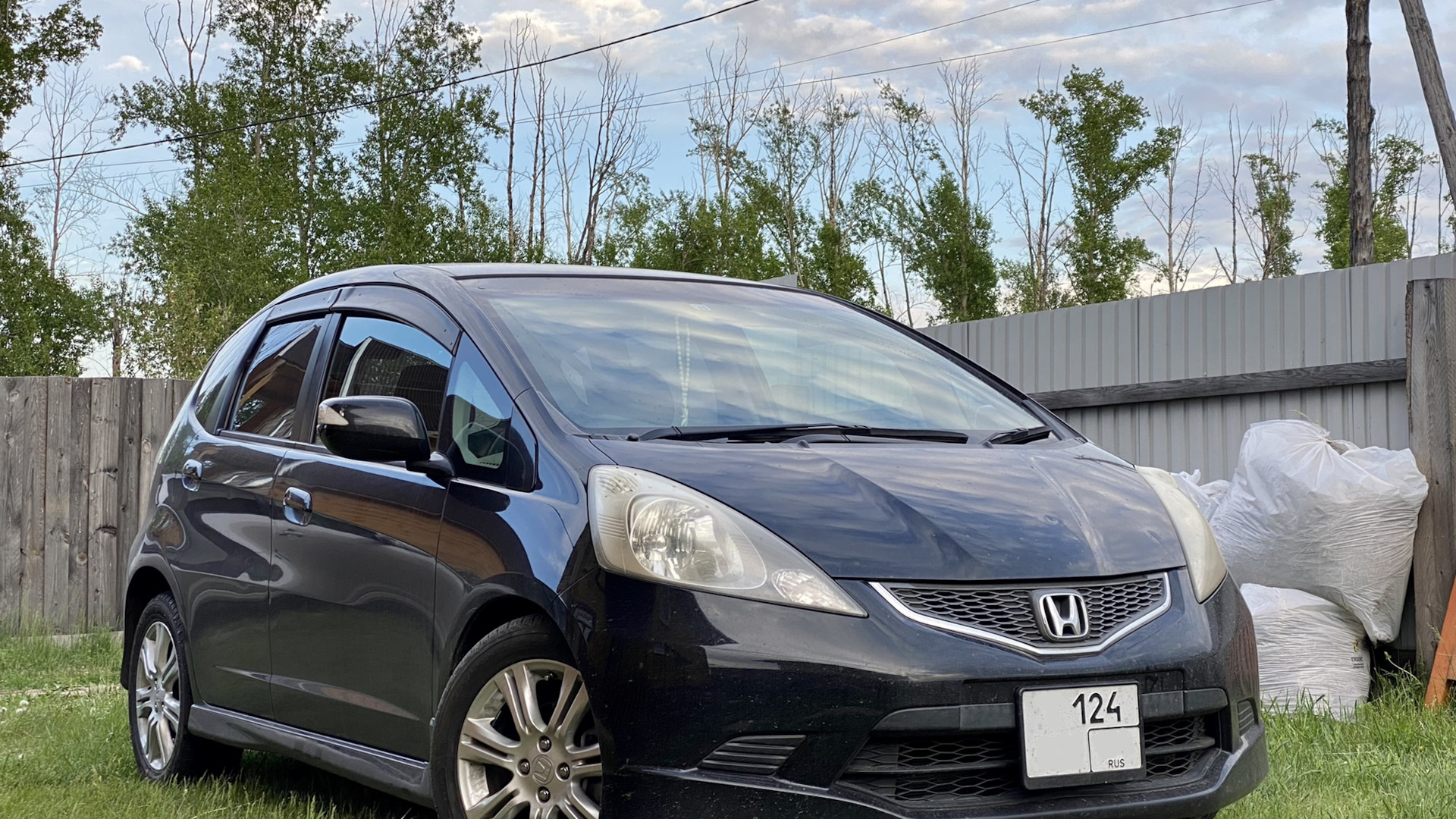 Honda fit рестайлинг. Хонда фит 2012 черный. Хонда фит 3 поколения Рестайлинг. Фит Рестайлинг 1.