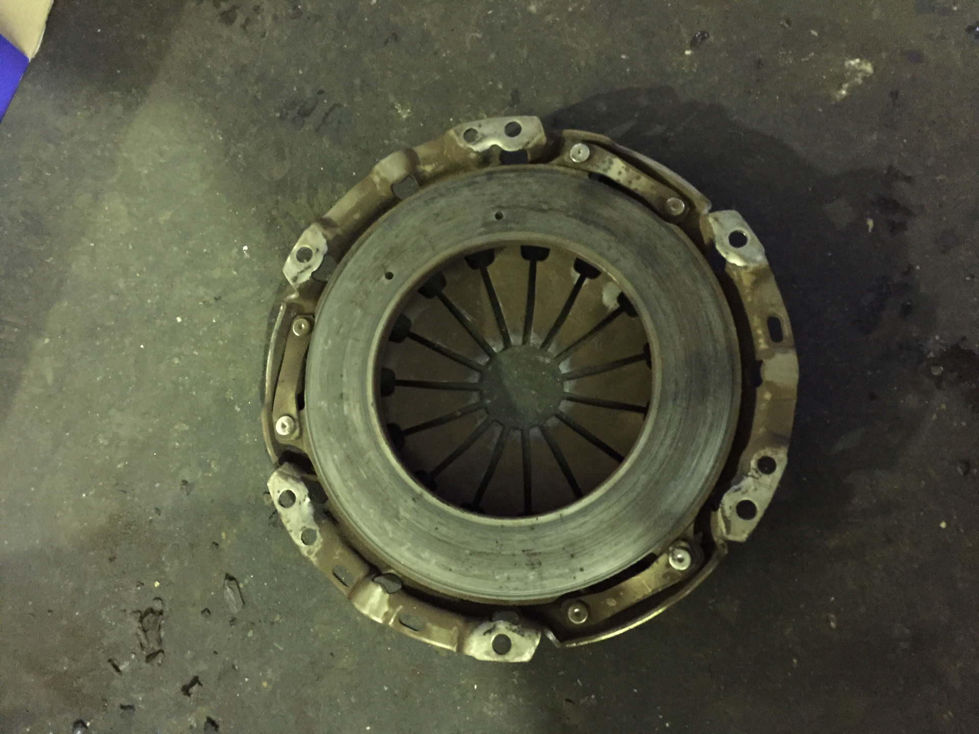 Развалился выжимной подшипник — Toyota Corolla (140/150), 1,6 л, 2007 ...