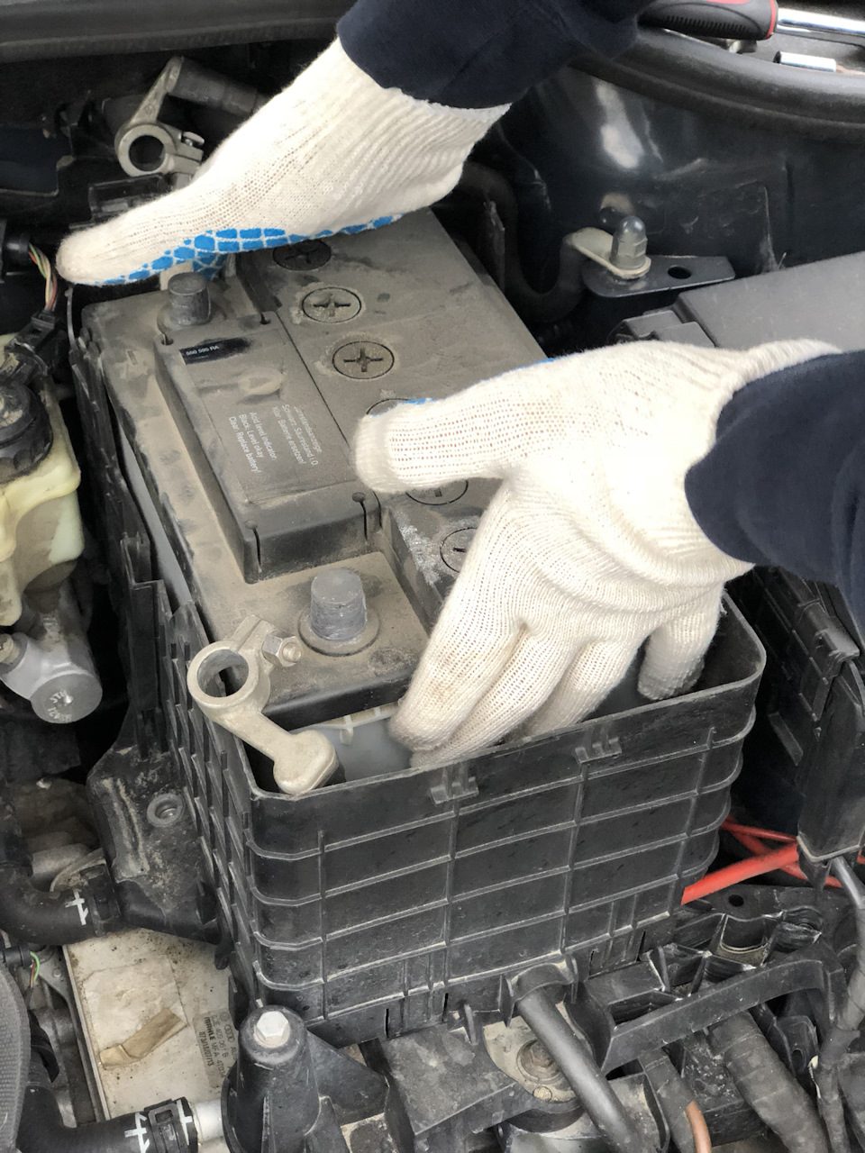 Новый аккумулятор — Volkswagen Golf Mk6 R20, 2 л, 2011 года ...