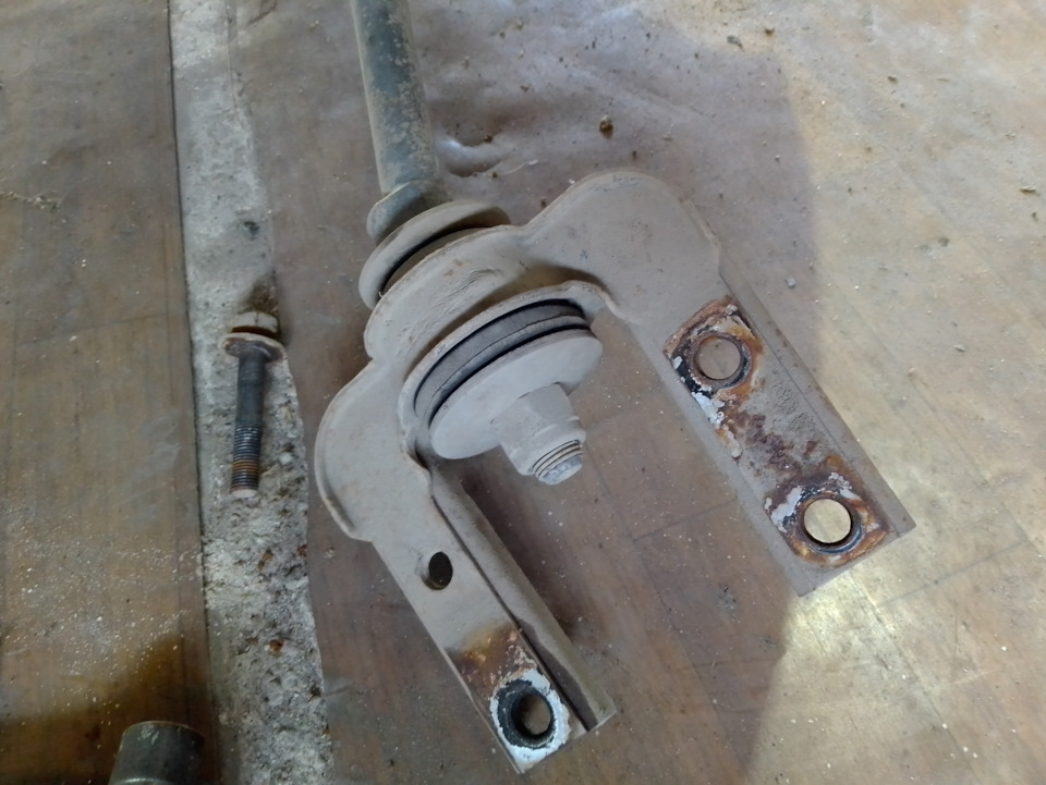 Стук в рулевой — Lada Гранта лифтбек, 1,6 л, 2014 года | расходники ...