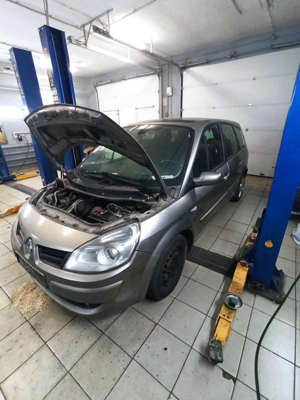 Разбираю renault scenic 2