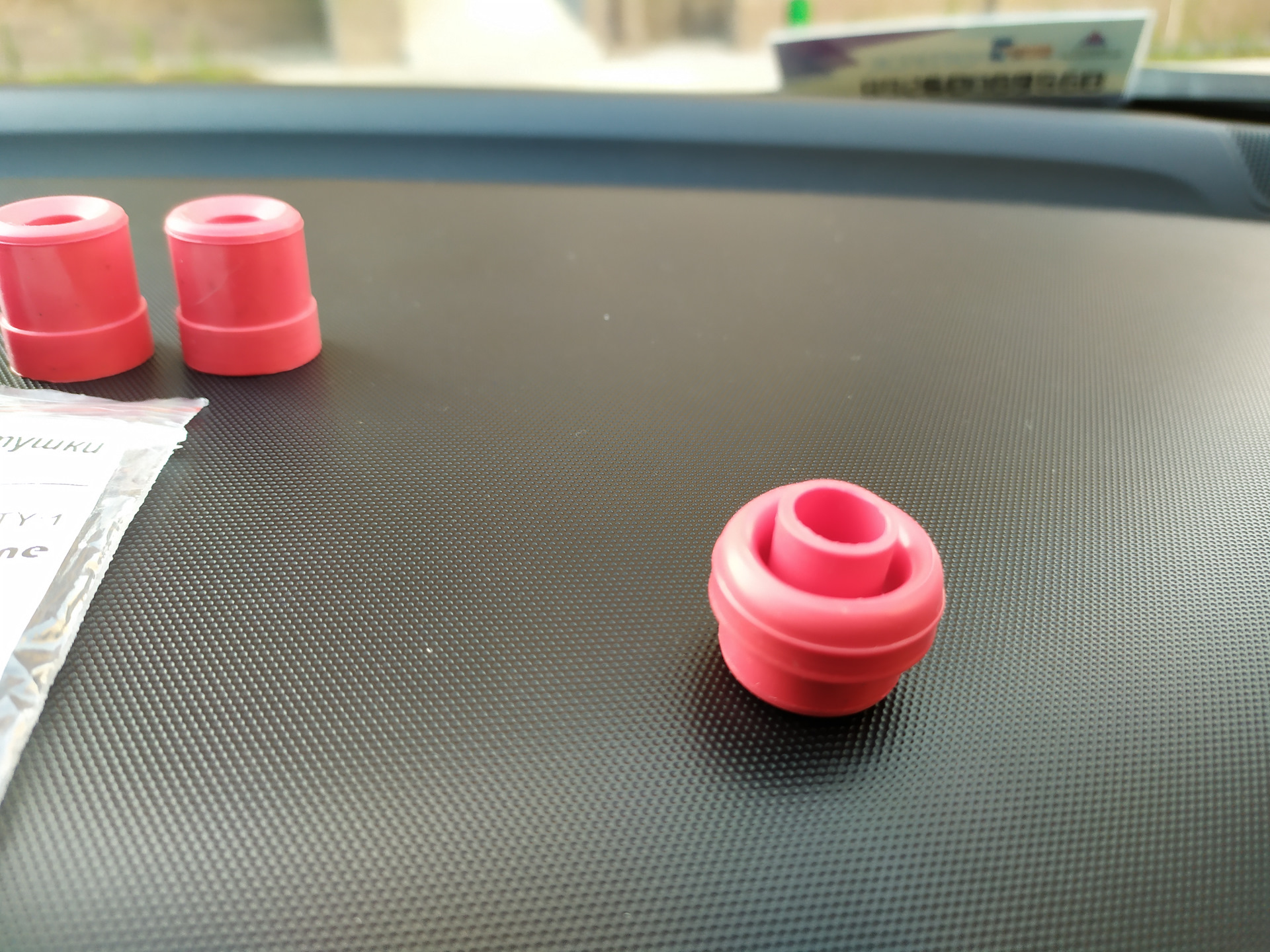 колпачок катушки. колпачки на катушки зажигания приора. 8 adr. крышка катушки для триммеров black+decker a6502. крышка катушки для триммера black + decker gl7033 gl8033 gl9035.