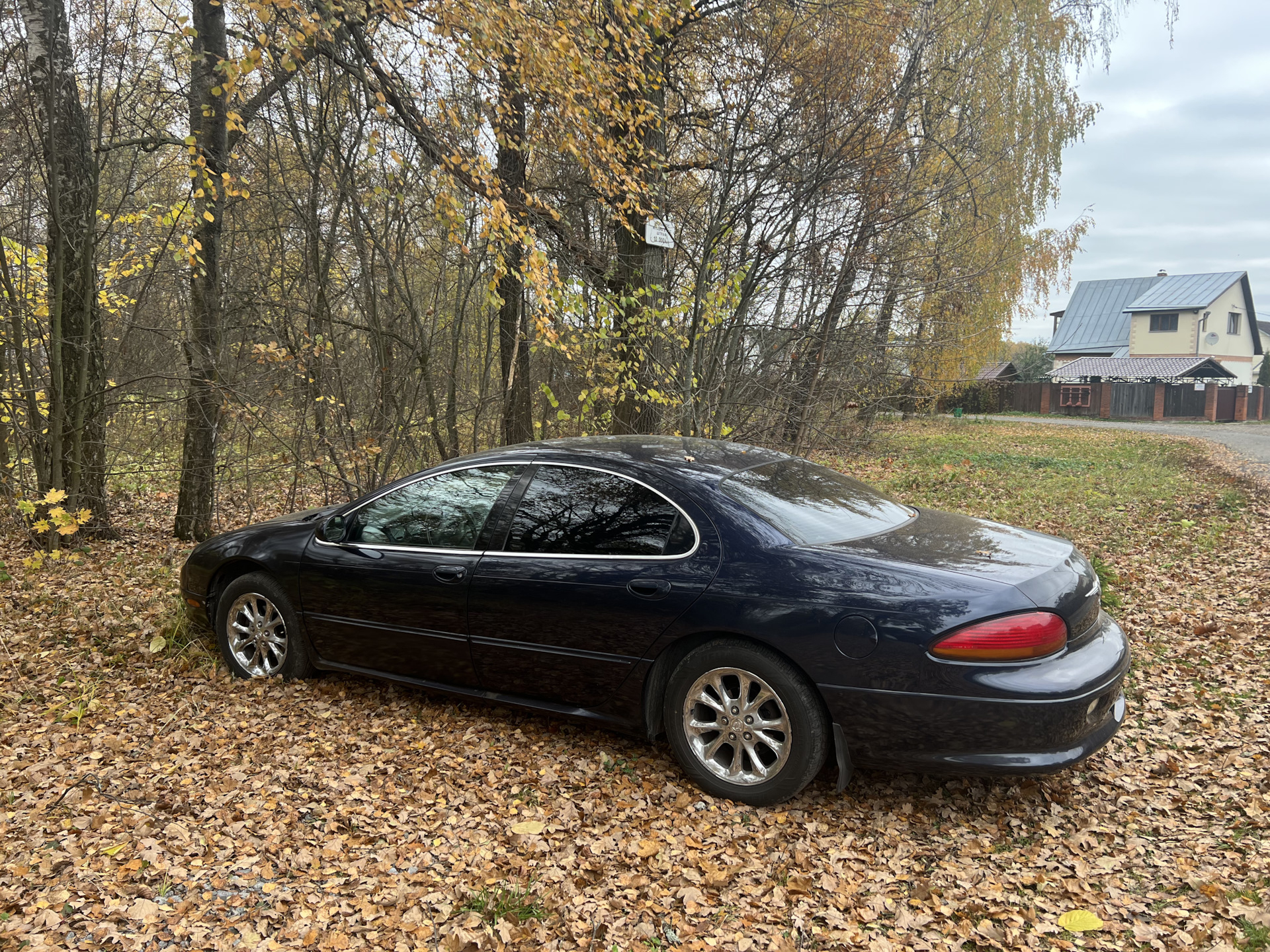 Крайслер конкорд 2.7. Chrysler Concorde 2002. Крайслер Конкорд 2. Крайслер Конкорд 2004. Крайслер Конкорд синий.