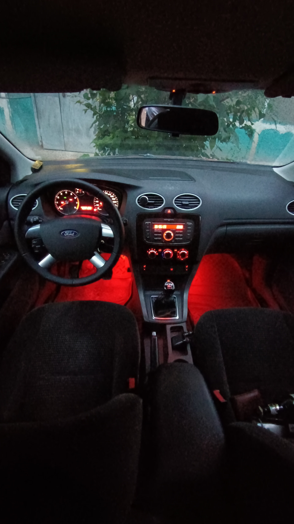 Красные лампы в подсветку ног ))) — Ford Focus II Hatchback, 1,8 л ...