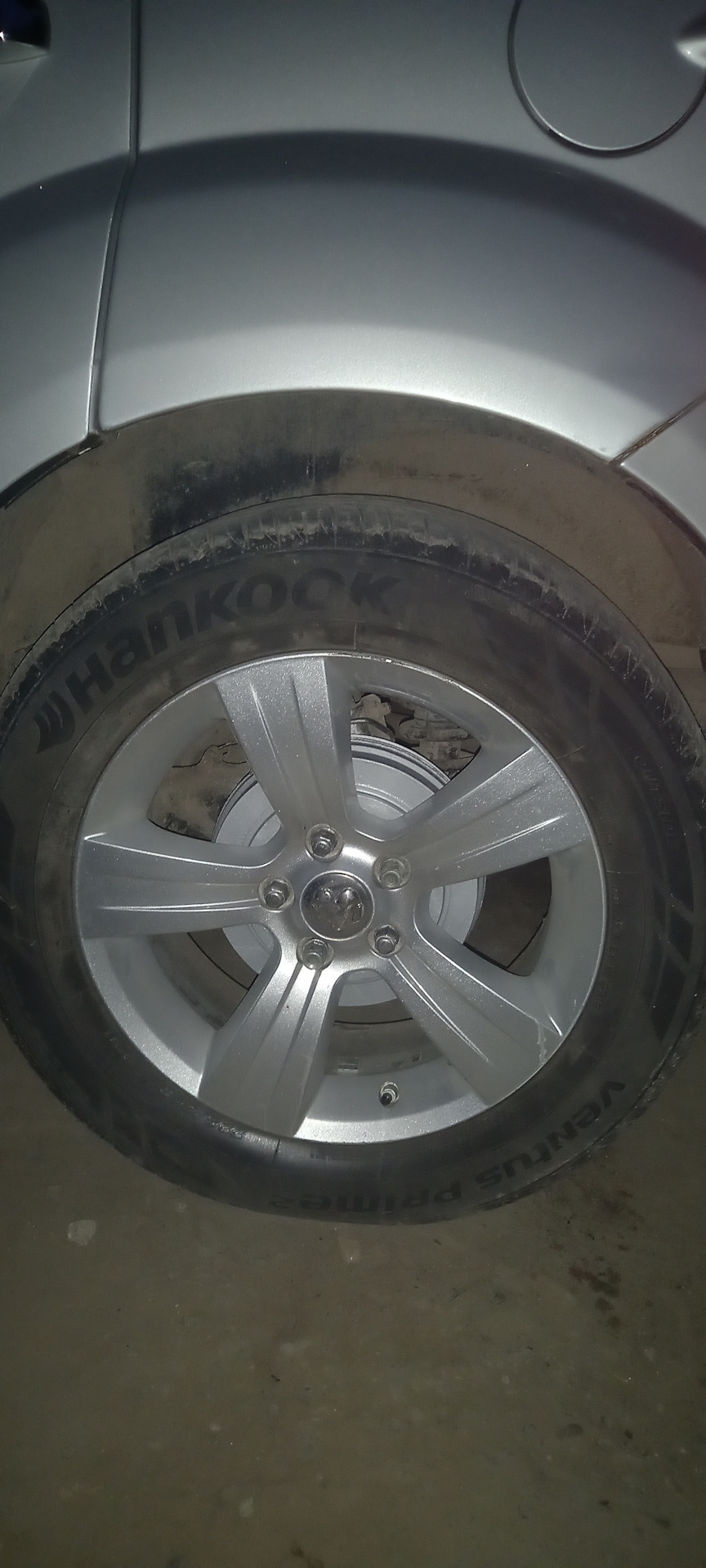 Замена задних проставок и резинок амортизатора — Dodge Caliber, 2 л ...