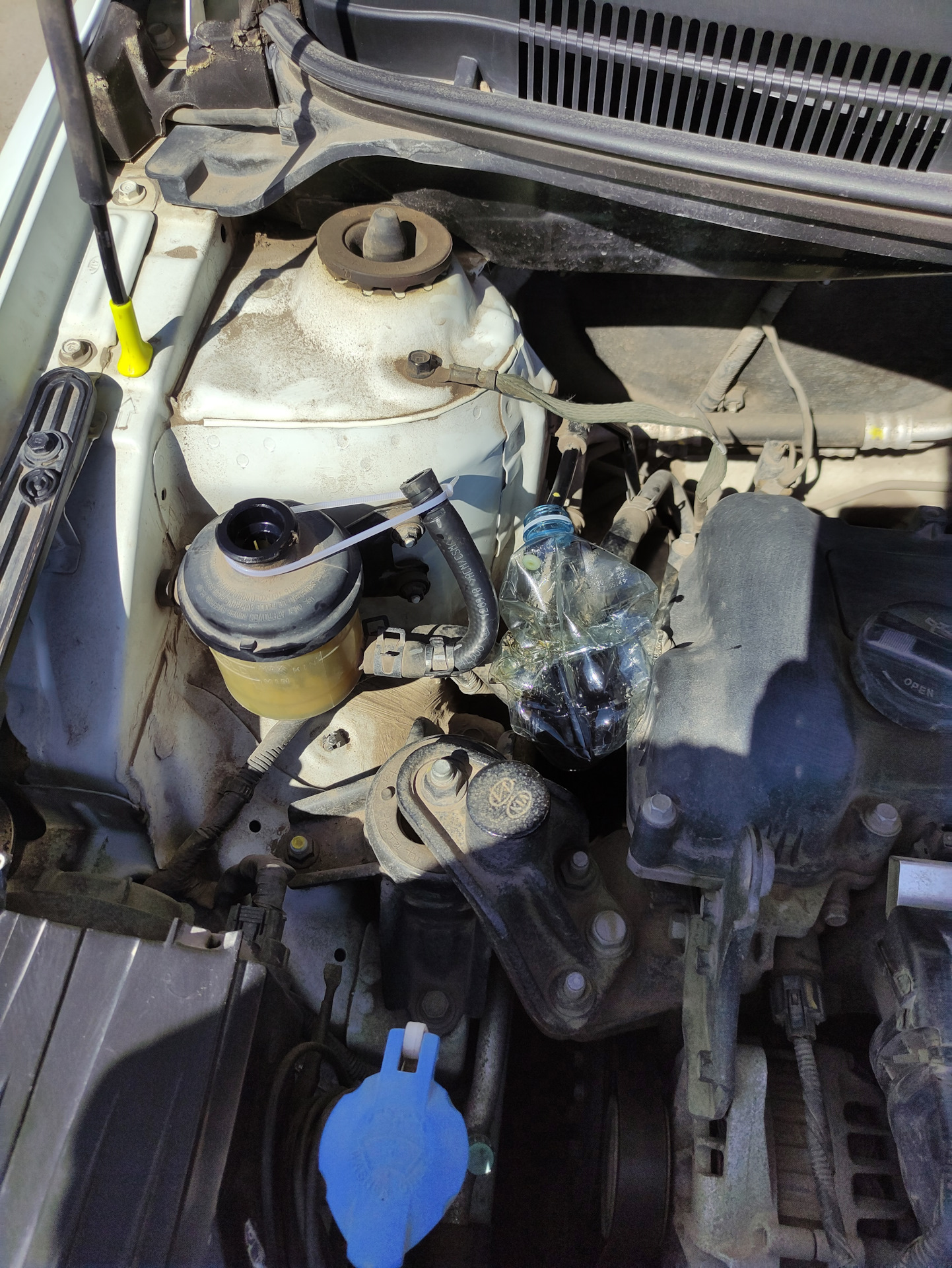 Заменил жидкость в ГУР — Ravenol SSF — KIA Rio (3G), 1,6 л, 2012 года ...