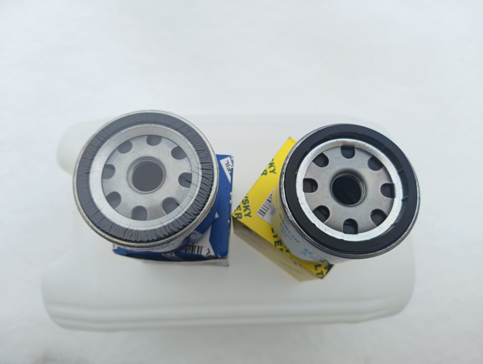 Слева Nordfil ON1011, справа Nevsky Filter NF1008 — Volkswagen Tiguan (2G). Запчасти на фото: ON1011, NF1008