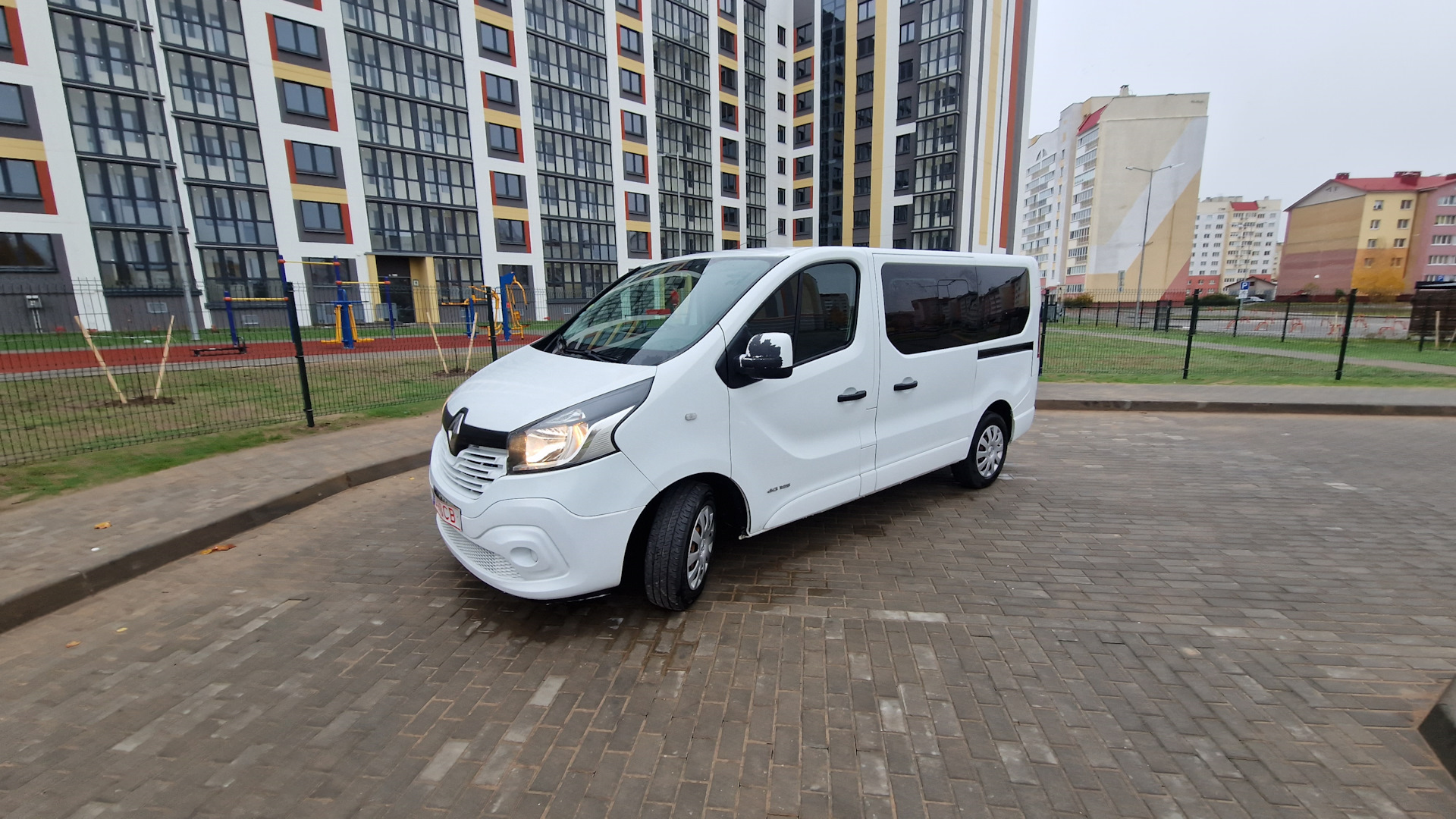 Renault Trafic (3G) 1.6 дизельный 2018 | Etoile Camper Custom на DRIVE2