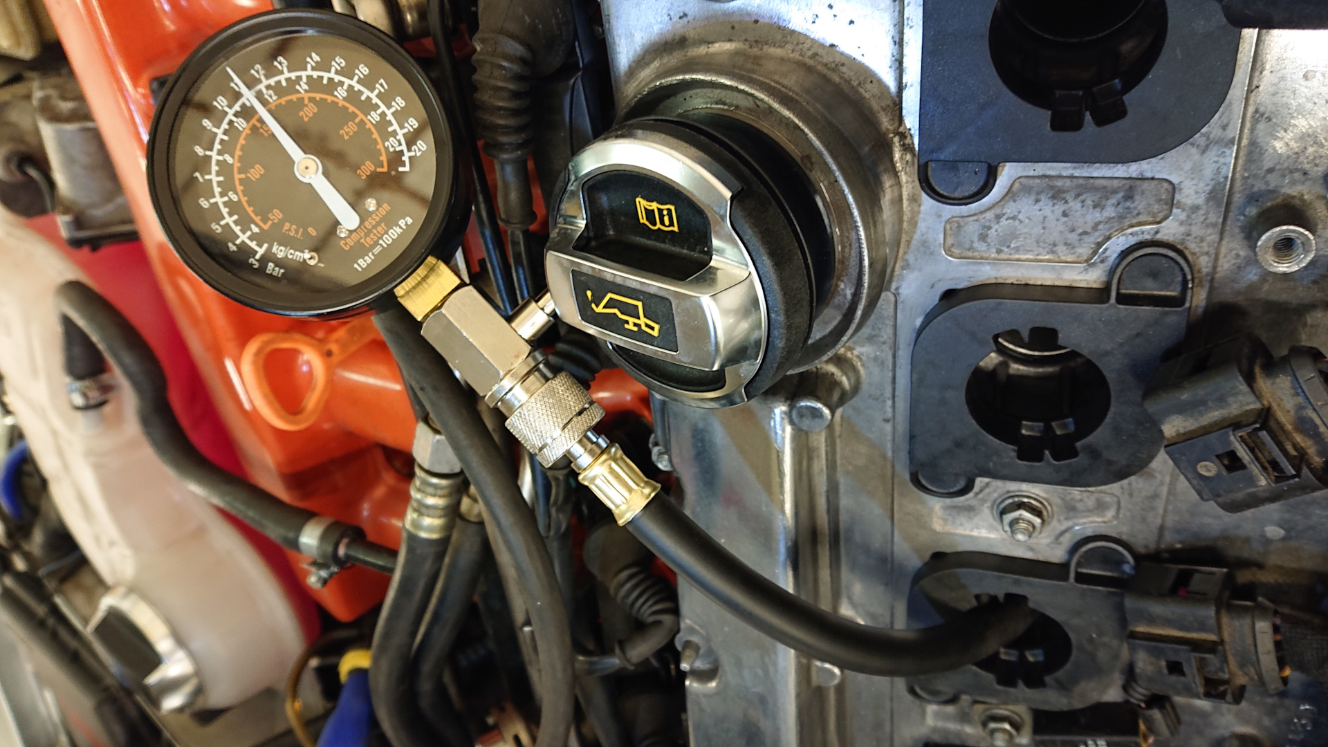 Померил компрессию в цилиндрах — Audi A4 (B5), 1,8 л, 1996 года ...