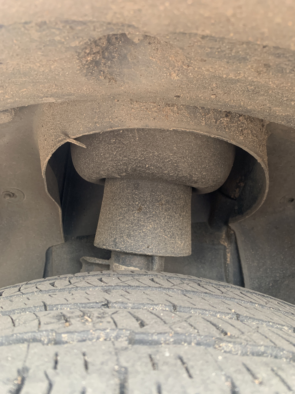 Разные пневмобаллоны — Land Rover Range Rover (3G), 4,2 л, 2009 года ...