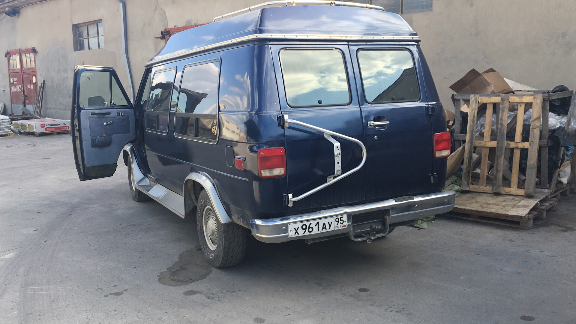 GMC Vandura 5.7 бензиновый 1988 | АМЕРИКАНСКАЯ ЛЕГЕНДА на DRIVE2