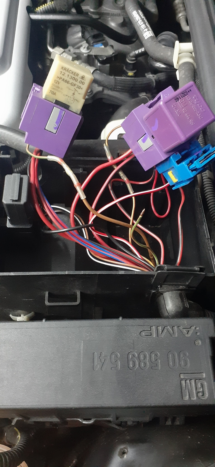 Фото в бортжурнале Opel Astra G. Запчасти на фото: 12130000, PA66GF30