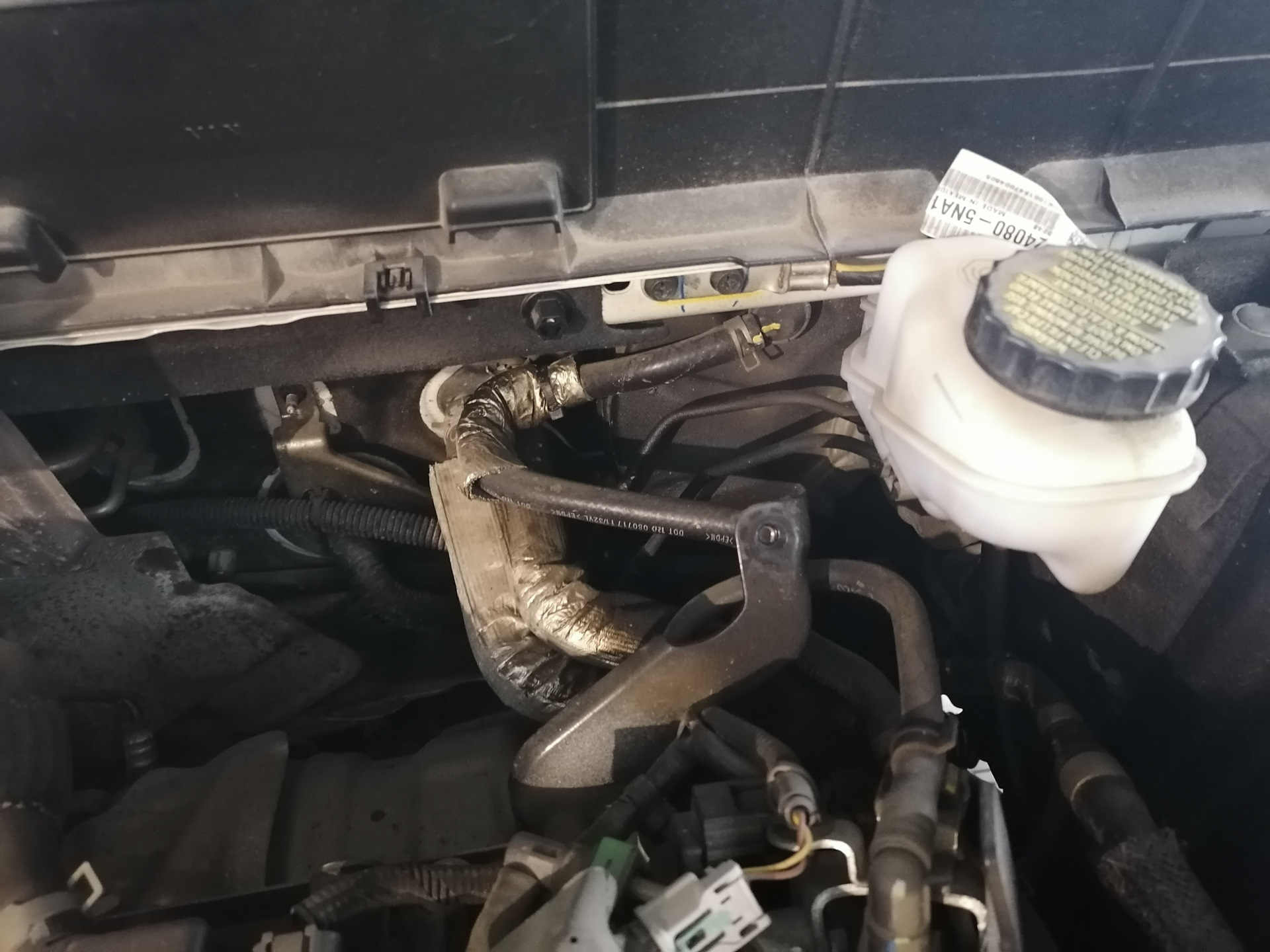 Патрубок вакуумного усилителя тормозов / Vacuum brake booster pipe ...