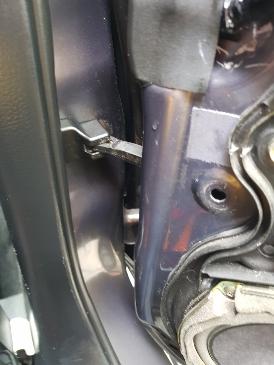 Замена ограничитель двери мазда 6 gg — Mazda 6 (1G) GG, 2 л, 2006 года ...