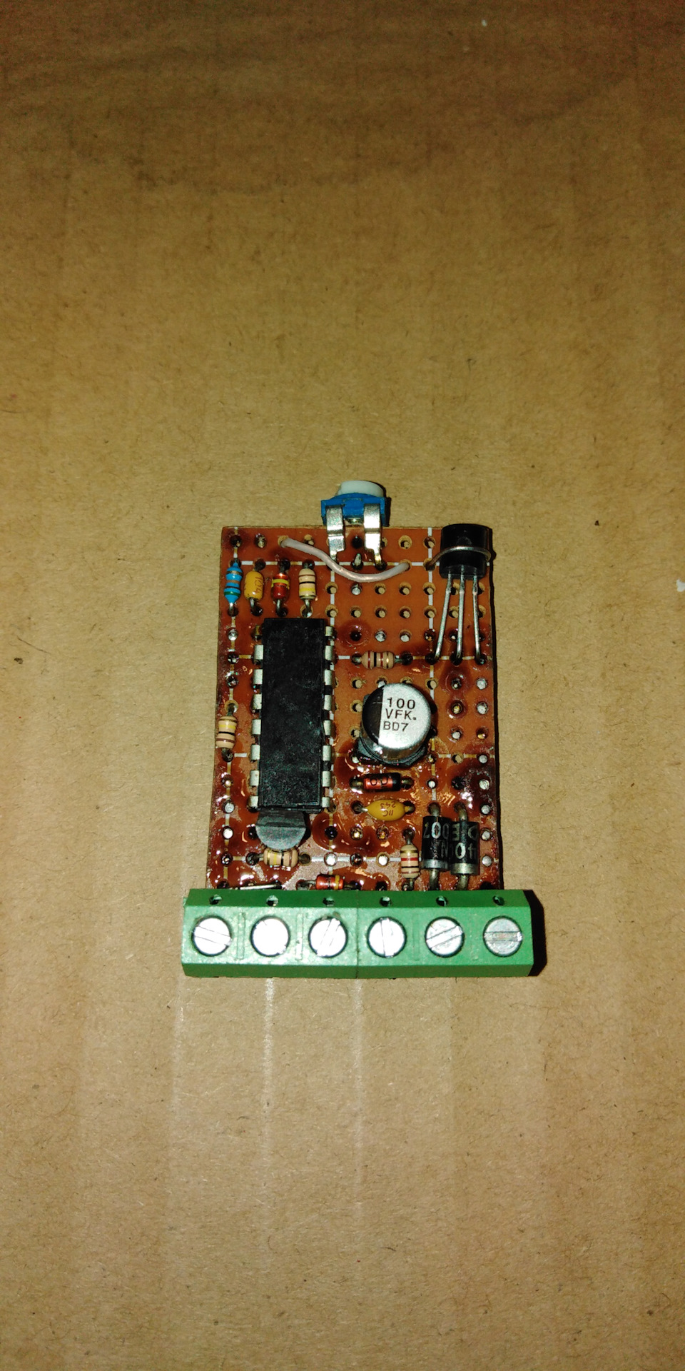 Кнопка "спасибо", без реле и резки проводов. — Lada Vesta SW Cross (1G ...