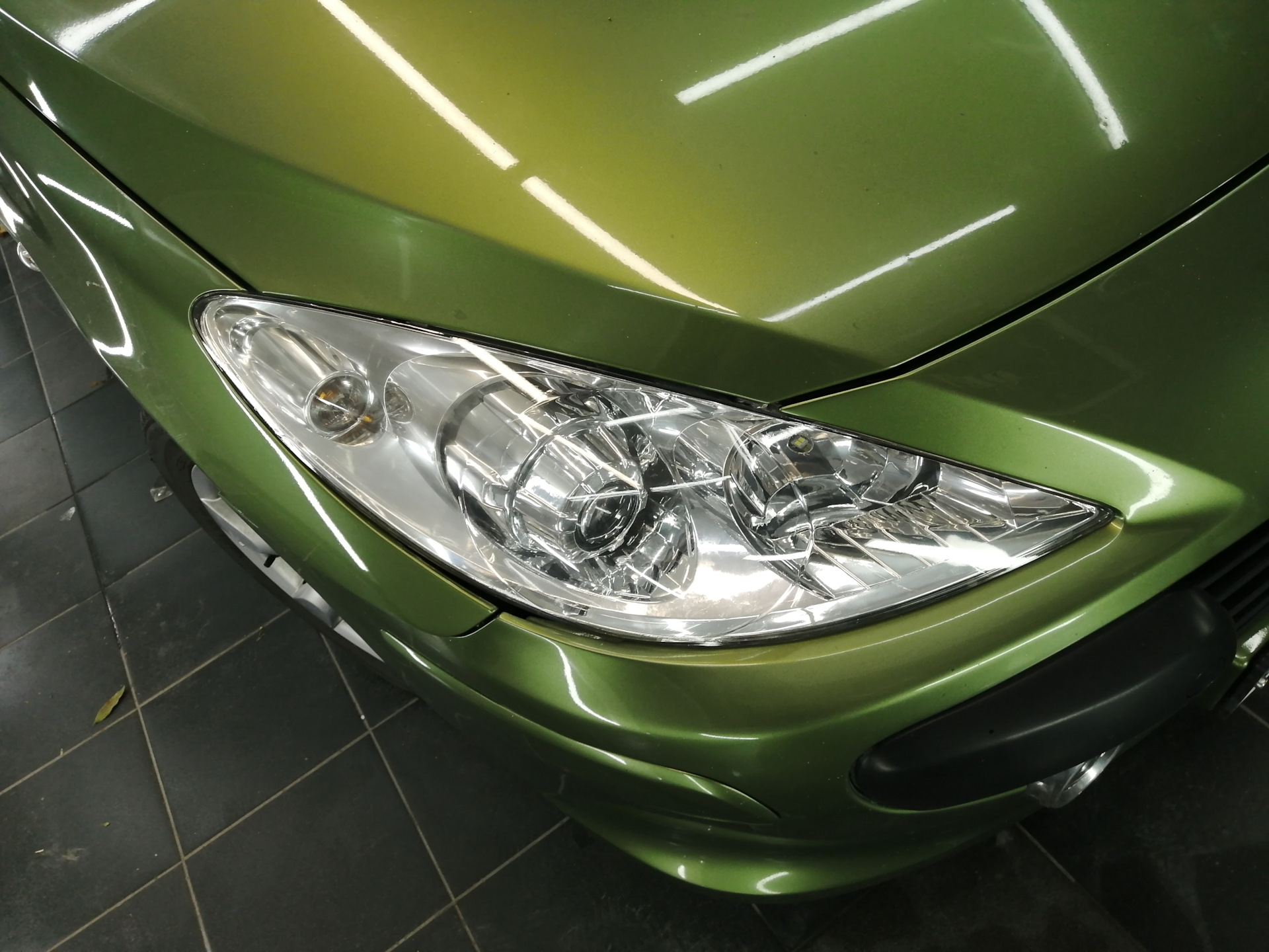 Забронировали передние фары — Peugeot 307, 1,6 л, 2006 года | стайлинг ...