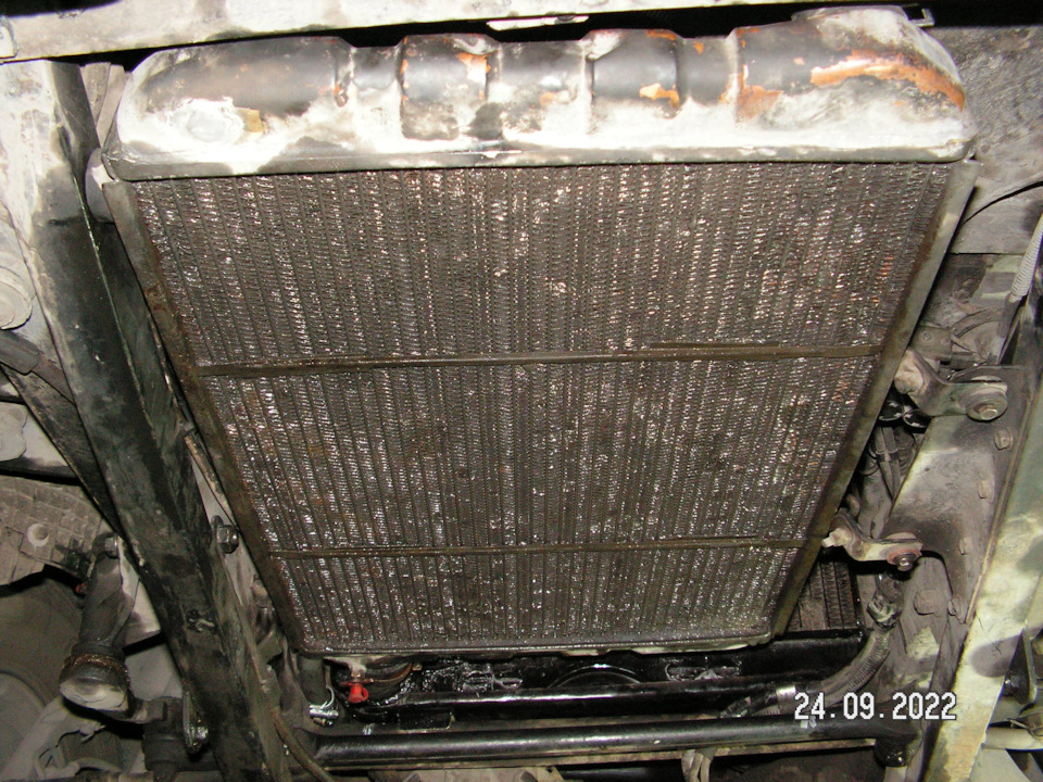 Так-же установил дополнительный радиатор. — Самодельный микроавтобус  ГЛОРИЯ