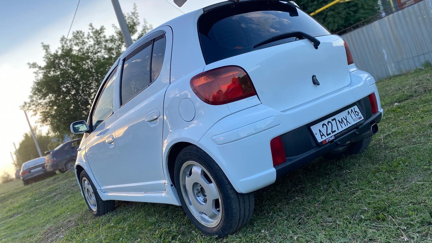 Toyota Vitz 1 5 RS