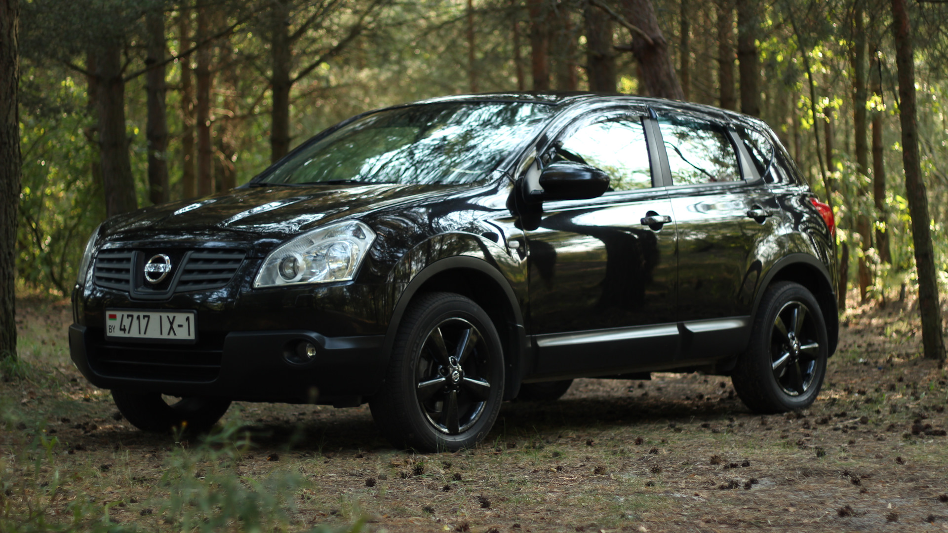 Отзывы ниссан кашкай полный привод. Nissan Qashqai Driving in the Rain on a Country Road.