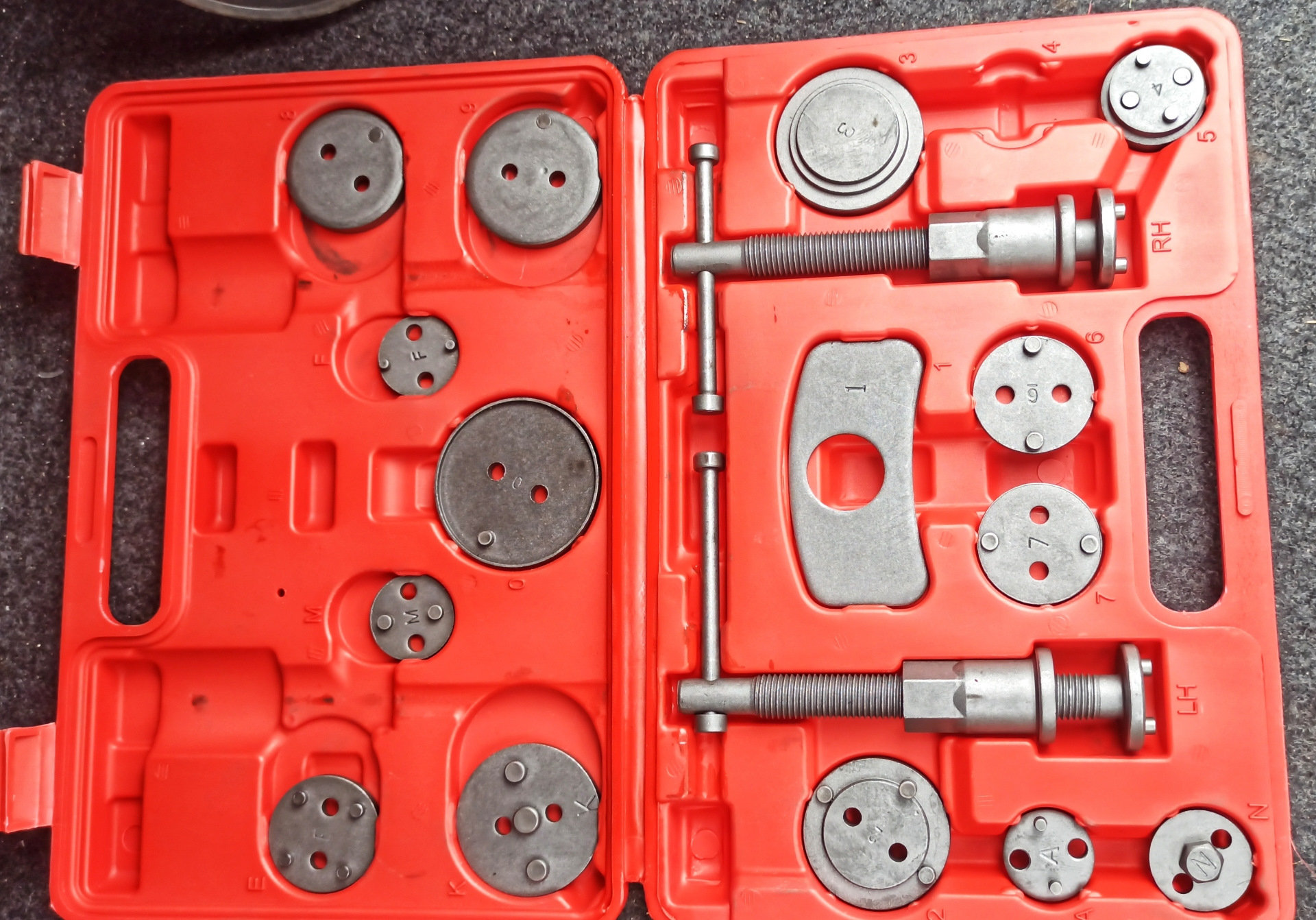 Набор для обслуживания тормозных цилиндров — Toyota Camry (XV40), 2,5 л ...