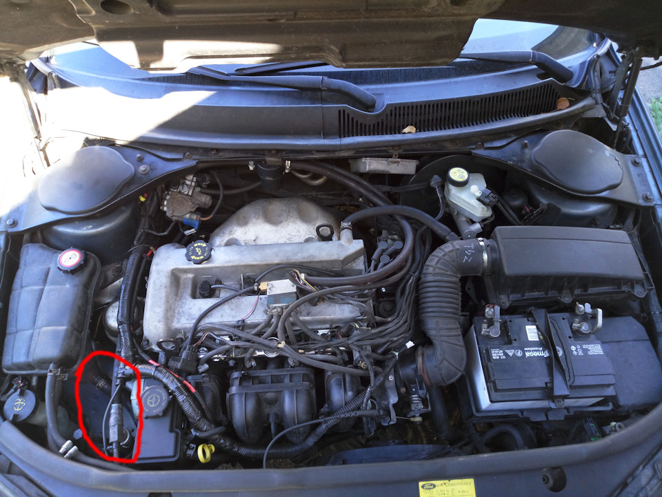 Запах из под капота (затягивает в салон) — Ford Mondeo III, 2 л, 2001 ...