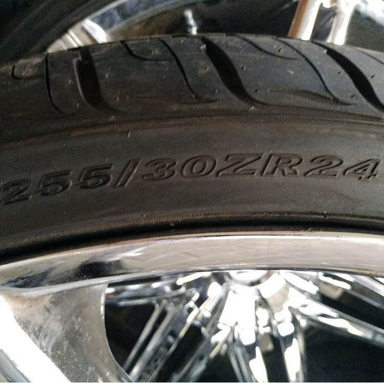 Колеса крутятся, резина трется… — Chrysler 300 (300C) (1G), 3,5 л, 2008 ...